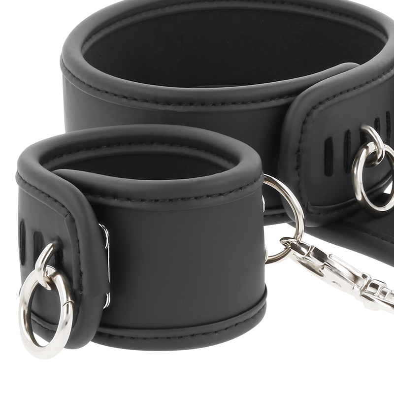 Fetish Submissive - Collana E Manette In Pelle Vegana Con Fodera In Noprene