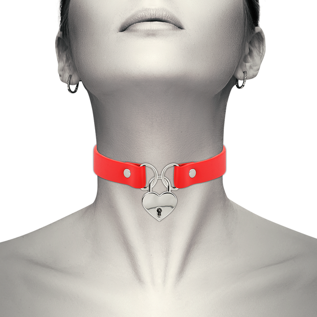 Coquette Chic Desire - Collana In Pelle Vegana Rossa Con Accessorio Cuore Con Chiave