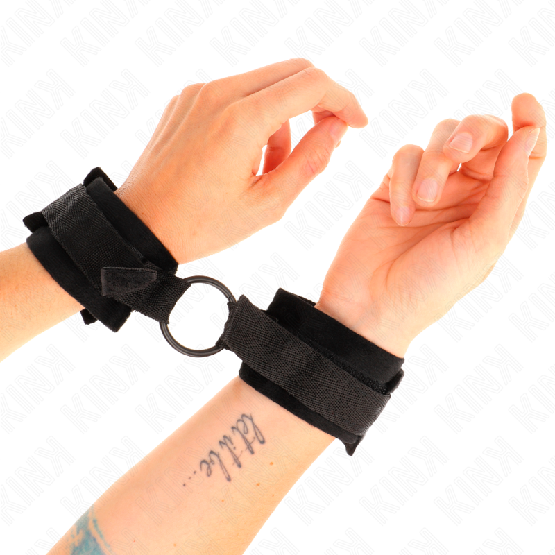 Kink - Manette In Pelliccia Per Principianti 25 Cm Con Anello Di 4 Cm Nero Regolabili 15-25 Cm