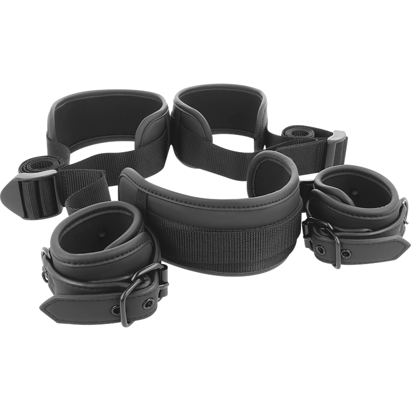 Sottomessa Fetish - Posizione Del Padrone Con 4 Manette Rivestite In Noprene