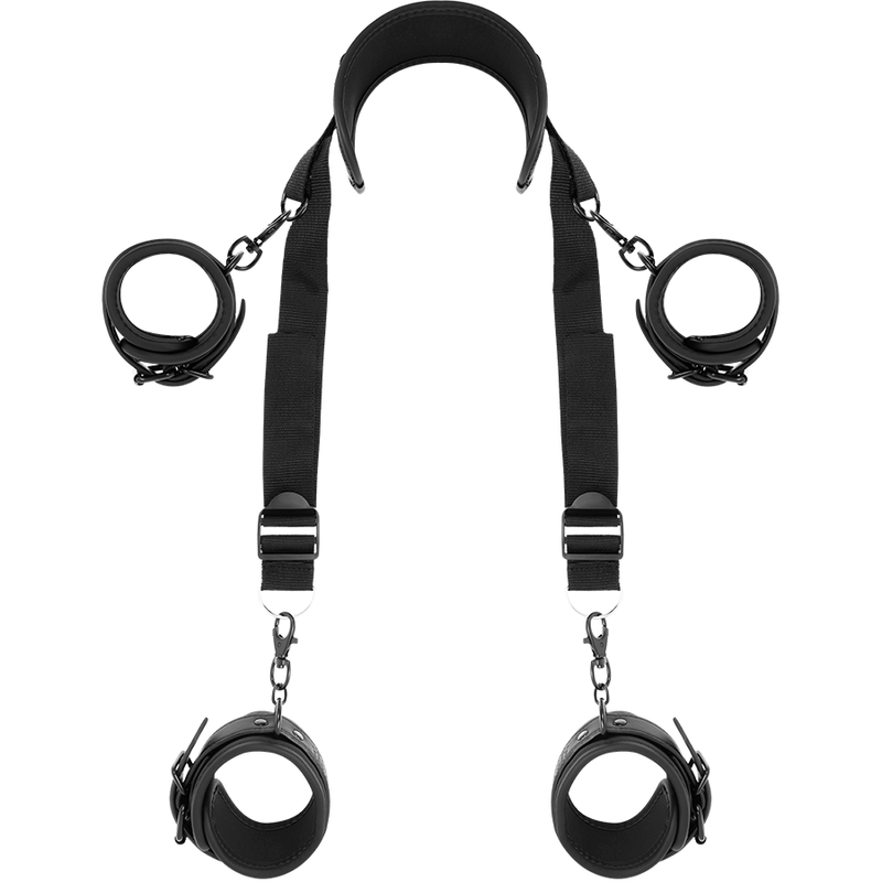 Sottomessa Fetish - Posizione Del Padrone Con 4 Manette Rivestite In Noprene