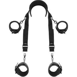 Sottomessa Fetish - Posizione Del Padrone Con 4 Manette Rivestite In Noprene